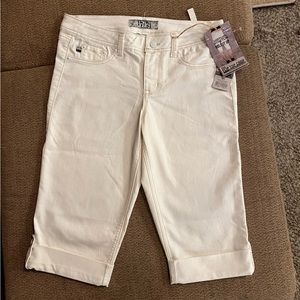 17/21 Exclusive Denim NWT White Cropped Jeans